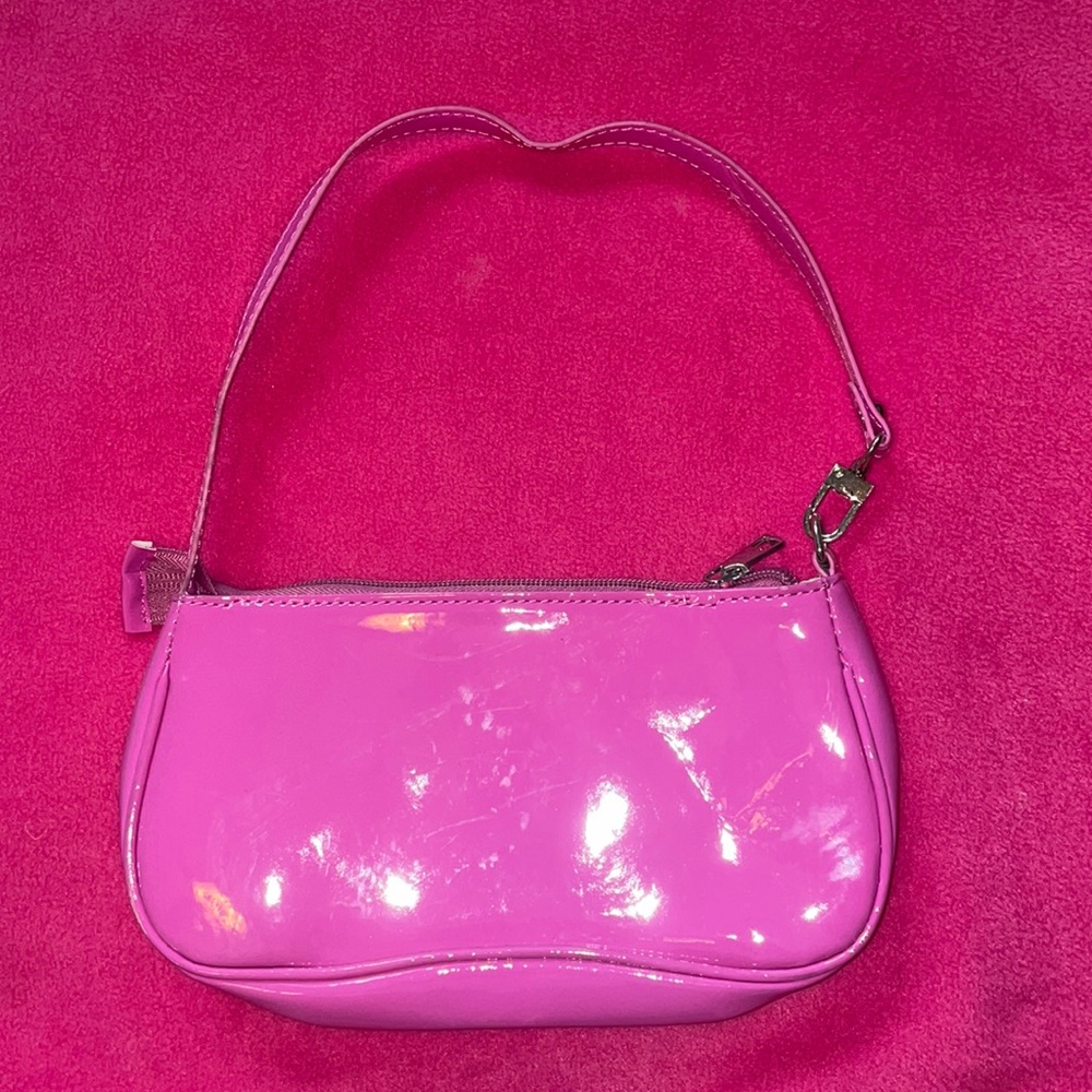 Baby pink shoulder bag